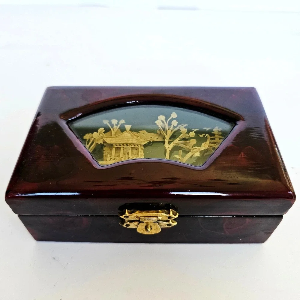 Vintage Chinese Handmade Jewelry Box Red Lacquer Cork Diorama 3D Carved‎ 1439